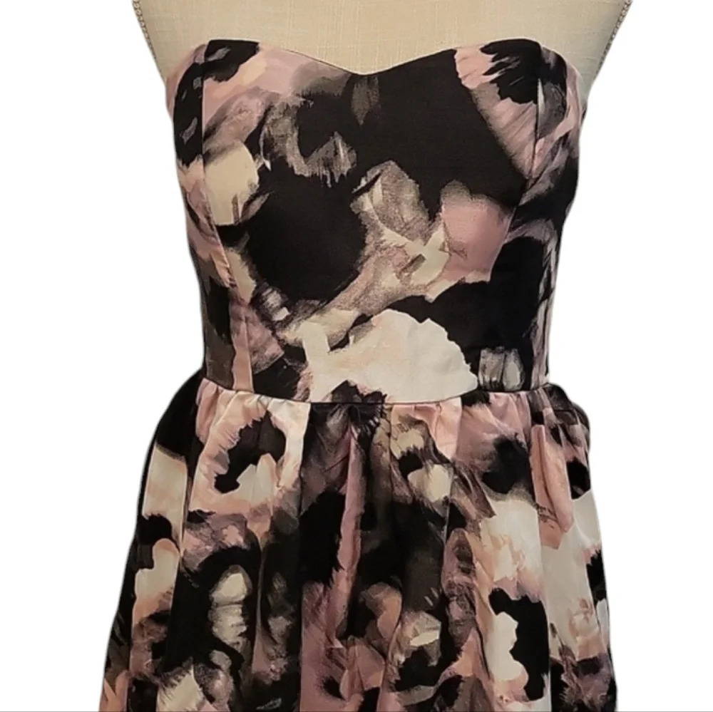 Venus Strapless Dress - Picture 3 of 6